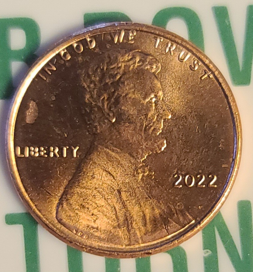 2022 Lincoln Head Shield Penny Front Side Die Chip Error circulated No Mint