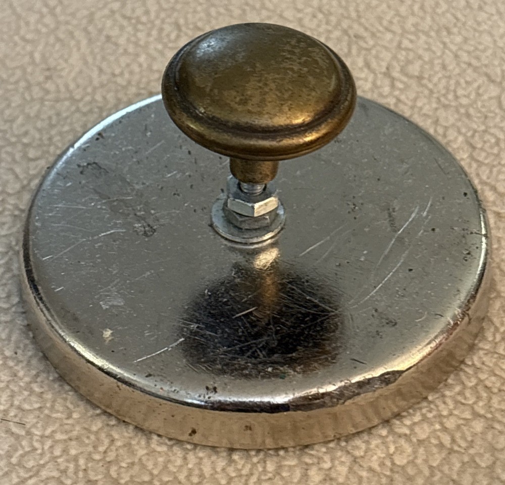 Vintage Heavy Duty Flat Magnet / Stud Finder?
