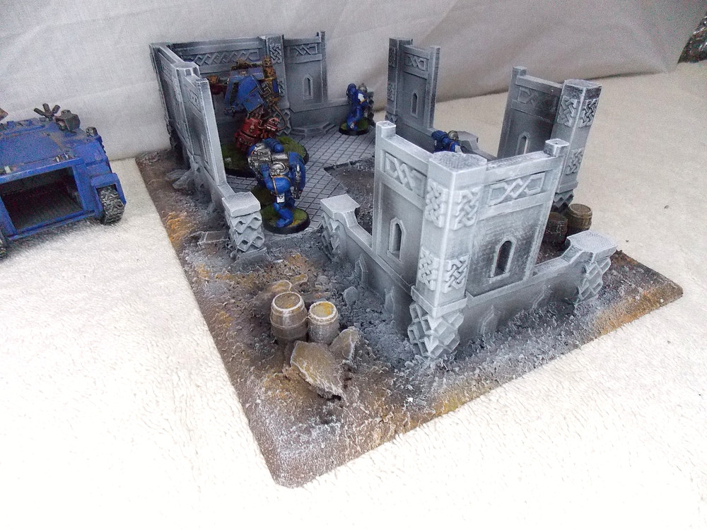 WARGAMING TERRAIN PAINTED BUILDING