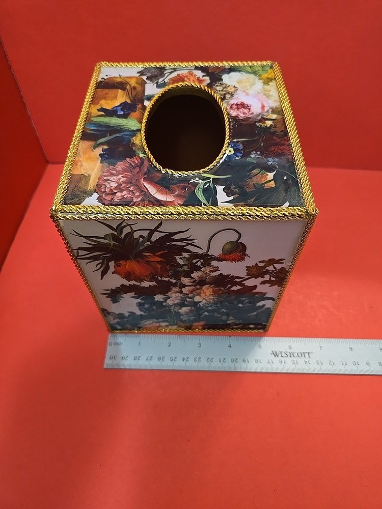 Mike And Ally Floral Tissue Box Cover