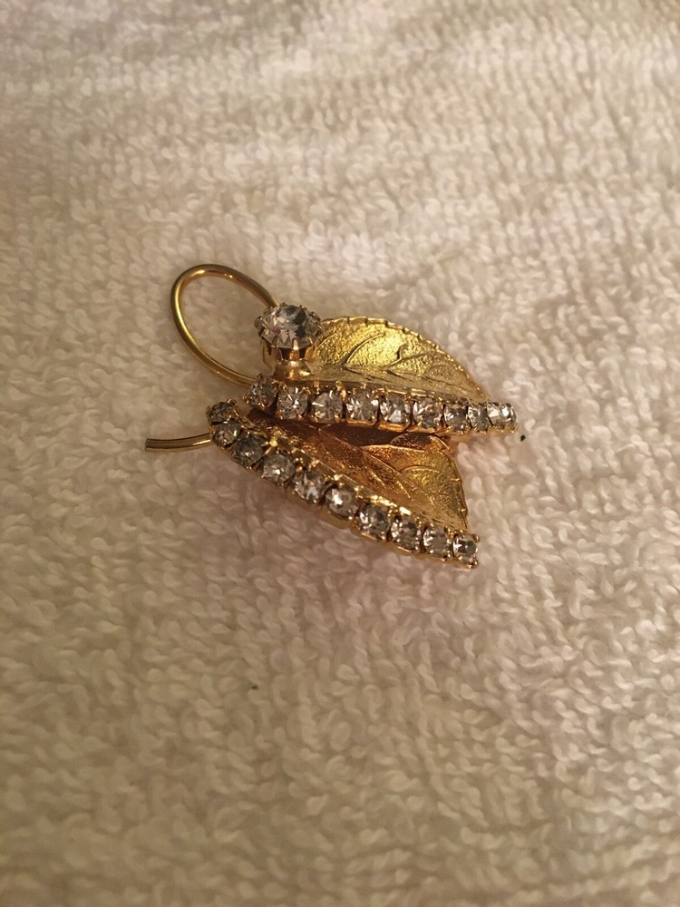 Two Leaf Gold Toned Brooch w/Rhinestones