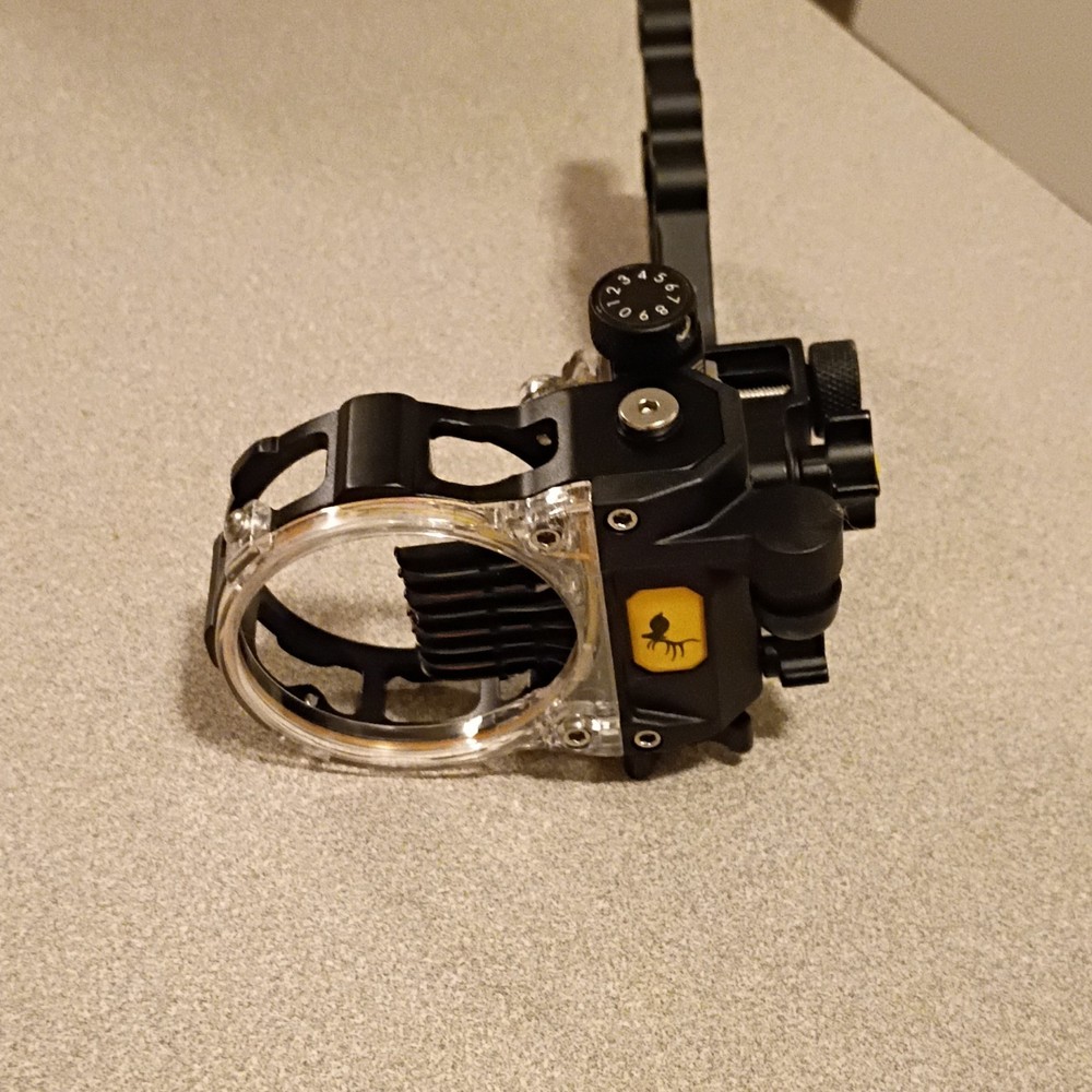 Trophy Ridge 7-Pin Fixed Pin Compound Bow Sight Black Clear