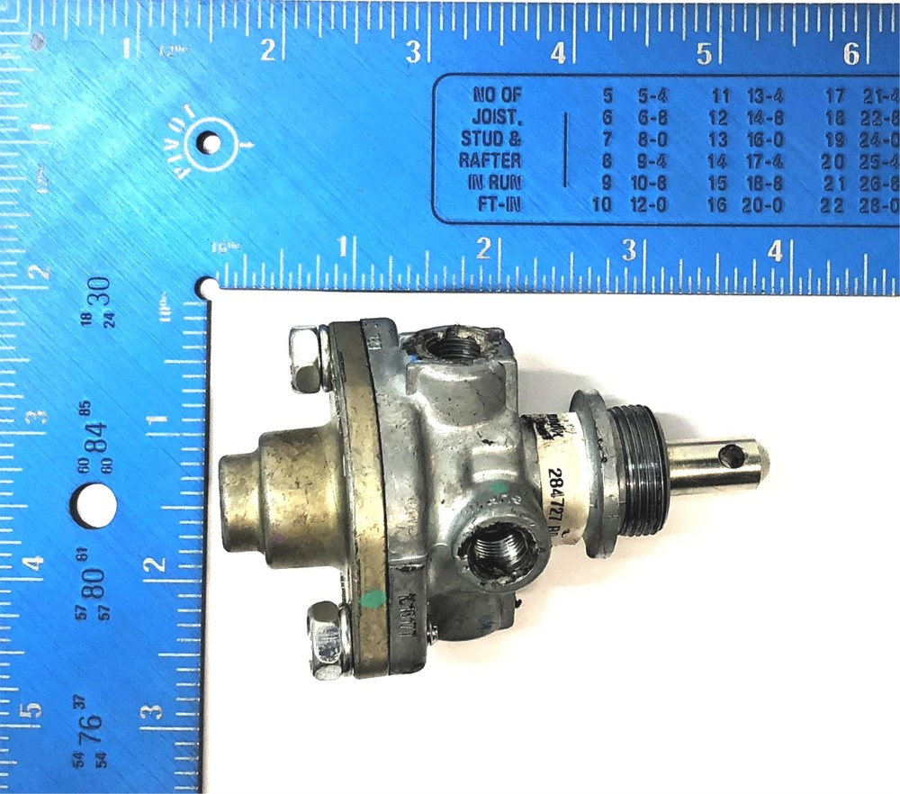 Bendix Control Valve W/ Black Brake Release Push/Pull Button 284727 RD-3 USED