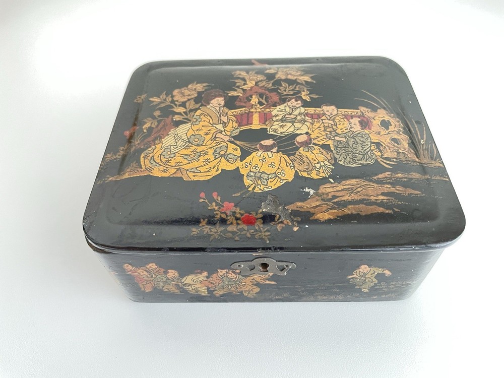 Antique Meiji Japanese Lacquer Box