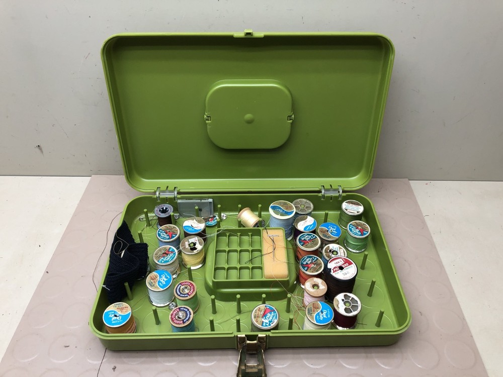 Vintage Plastic WIL-HOLD Wilson Green Sewing Thread Box Holder Spools Thread