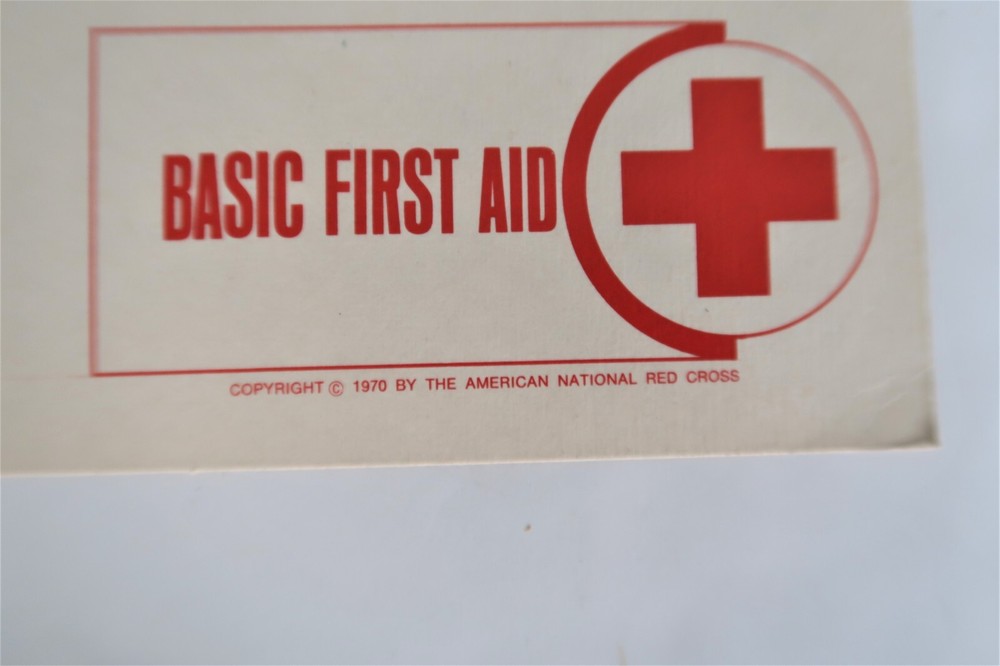 Vtg American National Red Cross Basic First Aid Drawing 2 Side Ephemera 1970 30