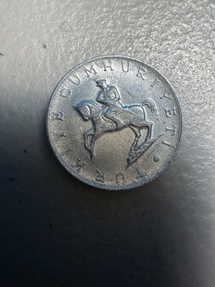 1982 Turkey 5 Lira Coin