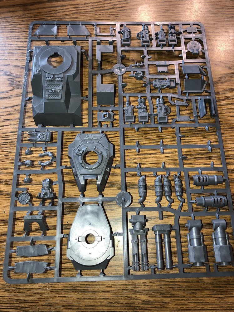 Warhammer 40k Leman Russ Tank Bits