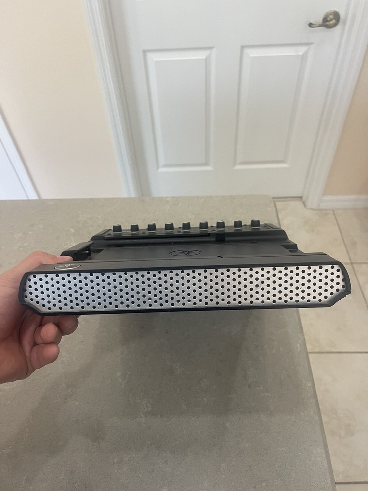 Mackie DL806 Digital Audio Mixer - Read Description