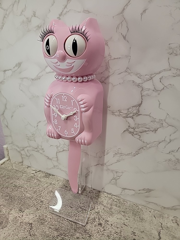 Pink Satin Lady Kit Cat Klock Clock Display model