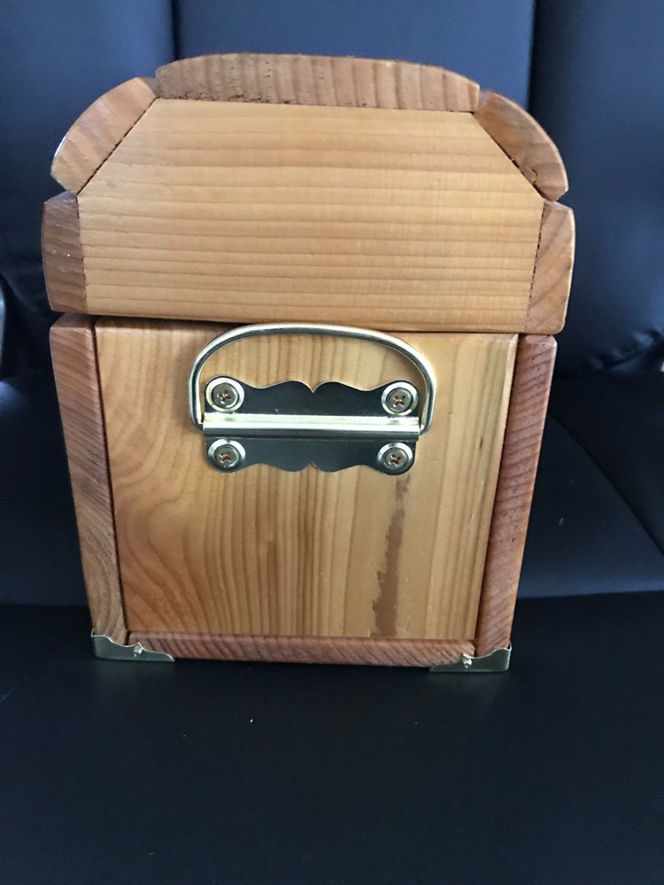 Really Nice Small Wood Chest - C msw au5