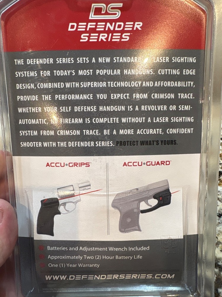 DEFENDER SERIES MODEL DS -124. SMITH & WESSON J-FRAME, TAURUS SMALL FRAME