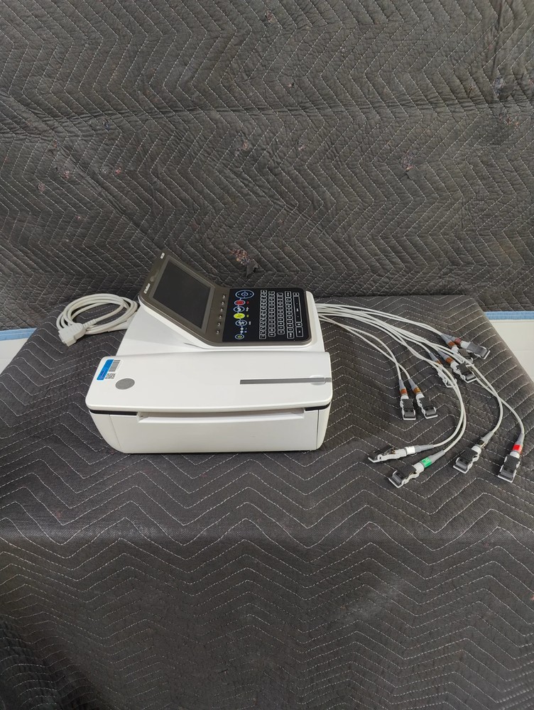 GE Mac 2000 EKG / ECG Machine
