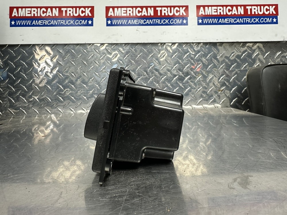 International A/C Climate Control Module P/N 3545543C3