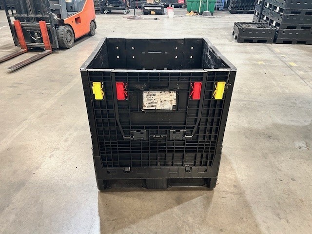 Used 30x32x34 Collapsible Container, Access Doors: 2, Color: Mixed