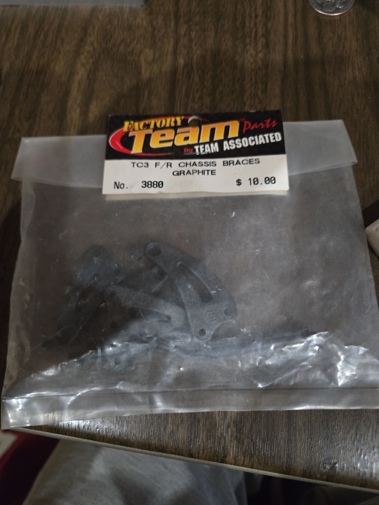 Team Associated TC3 Front &Rear Chassis Braces Graphite 3880