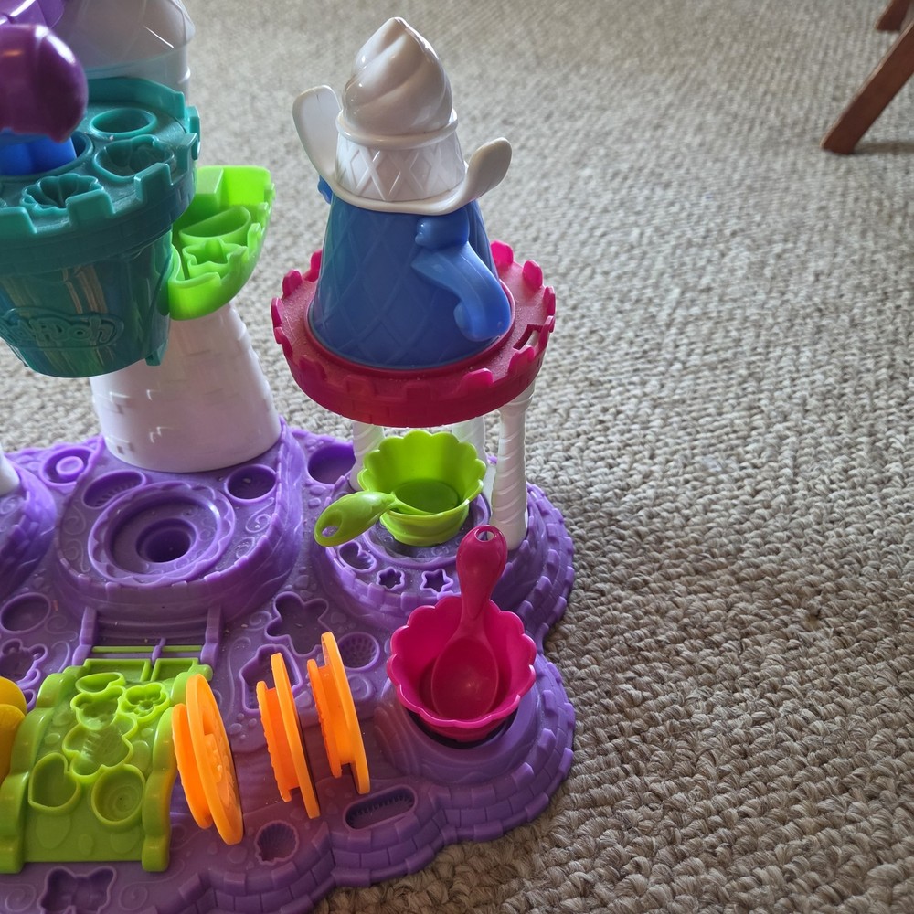 Play-Doh Kitchen Creations Ice Cream Castle - Missing a Cone & Cup