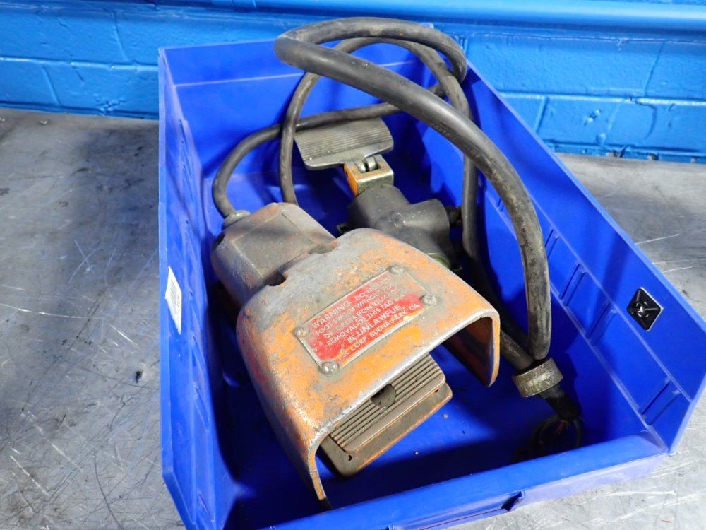 SC CORP. FOOT SWITCH 03261140032