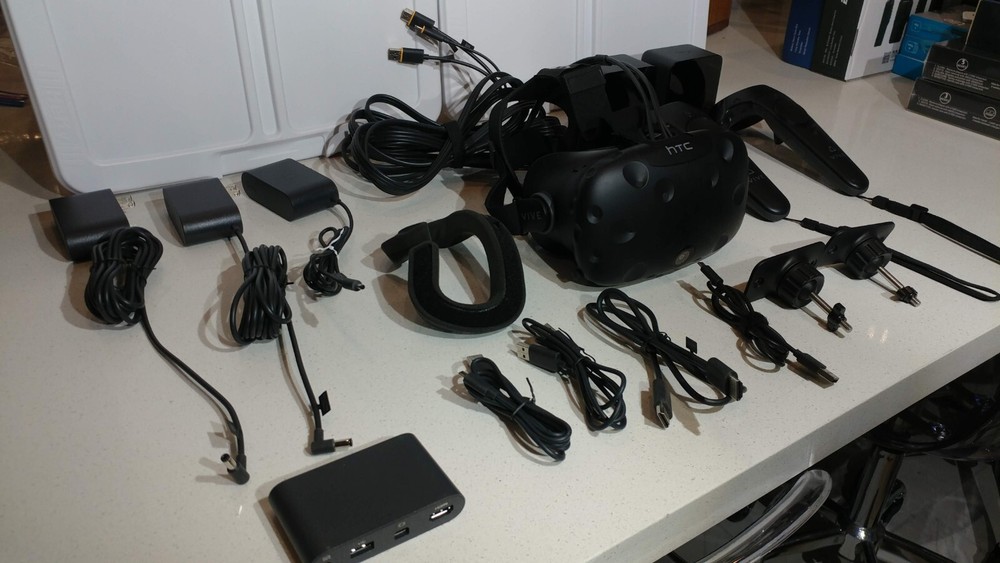 HTC Vive VR Headset Complete Set Full Kit System Virtual Reality ~ A+ Condition