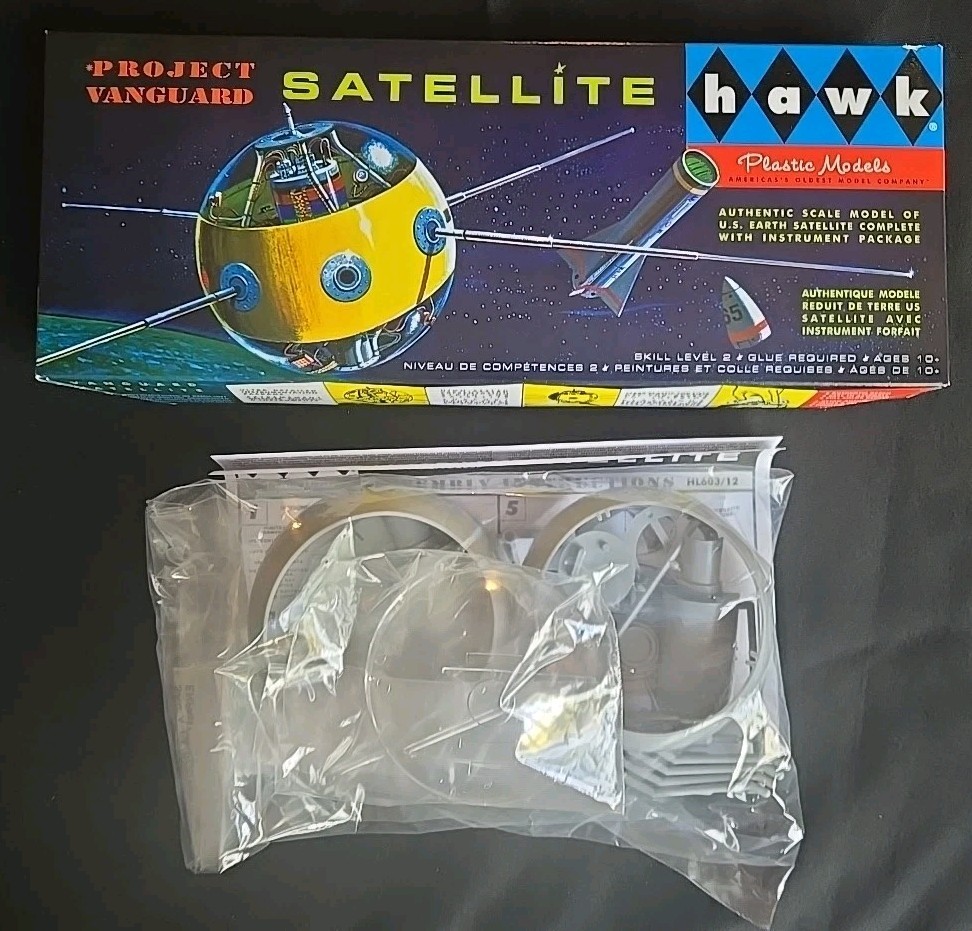 Hawk Project Vanguard SATELLITE Plastic Model Kit Vintage NO DECALS