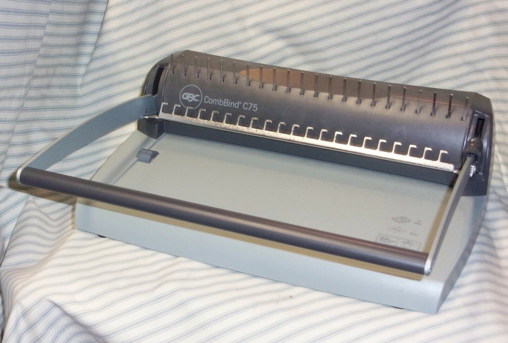 GBC COMBBIND C75 DESKTOP MANUAL BINDING SYSTEM
