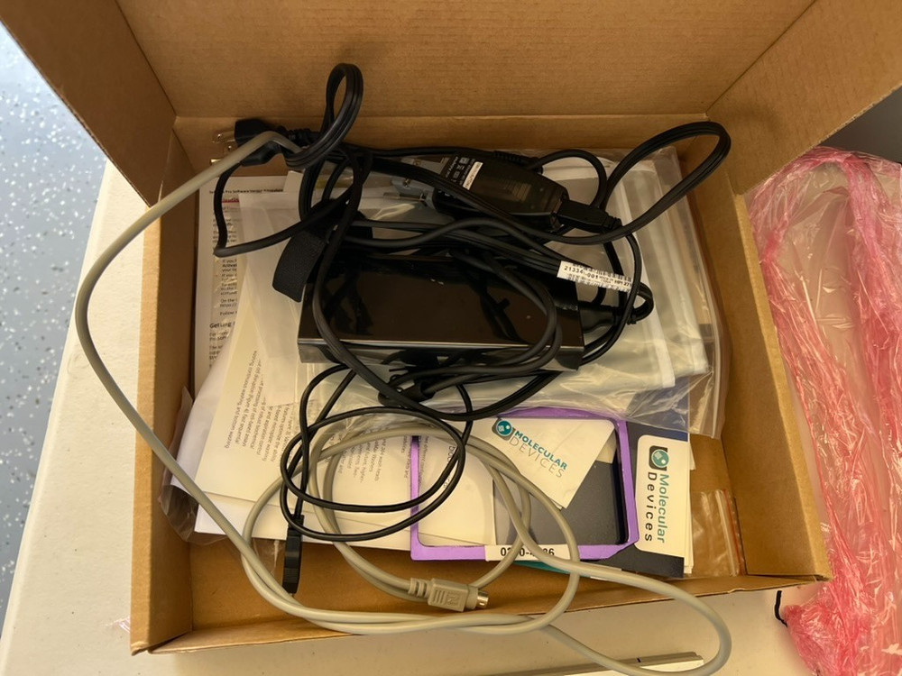 Molecular Devices SpectraMax M5 Microplate Reader TESTED with CALIBRATION