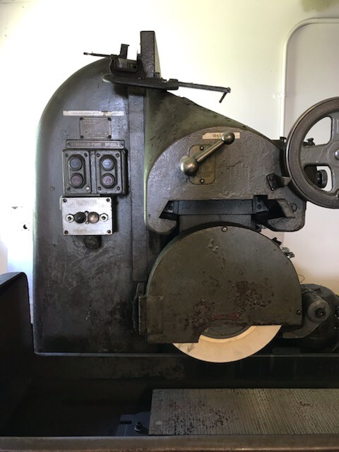 THOMPSON 8" X 24" HYDRAULIC SURFACE GRINDER