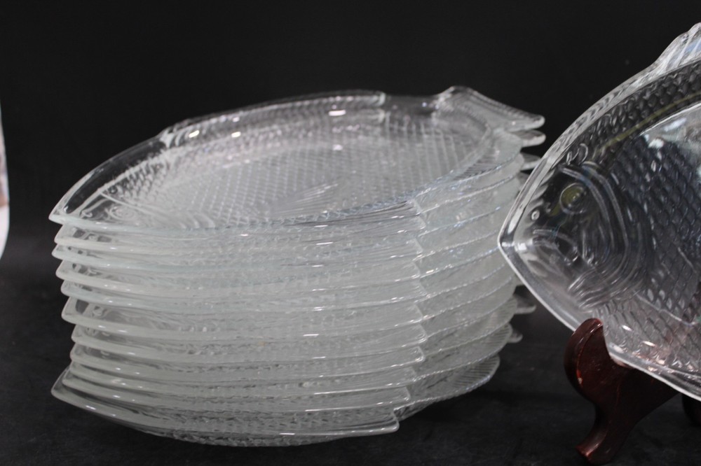 Fish Plates Crystal 12 Plates 10 3/4"
