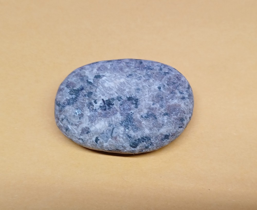 Fluorescent Sodalite ( Yooperlite ) 0.9 oz. A Nice Bright Yooperlite