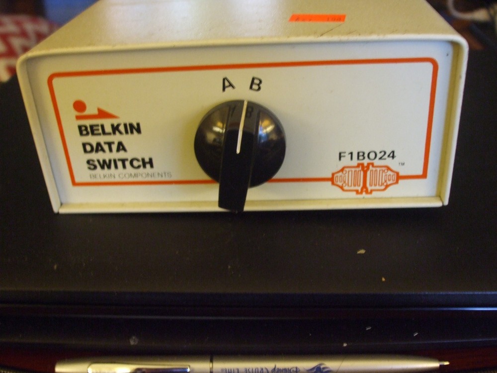 Belkin Data Transfer Switch (F1B024) 2-Ports External Switch