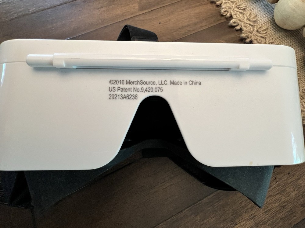 VR Virtual Reality Headset Sharper Image White/Black for Smartphone