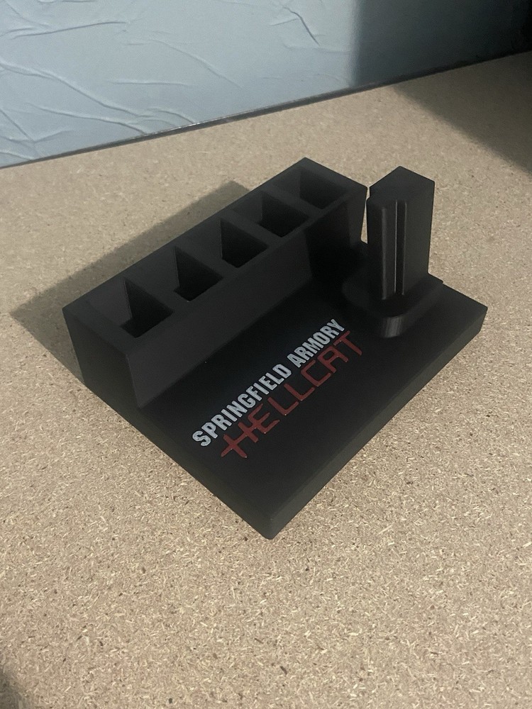 Springfield Hellcat Pro 9mm Stand And Magazine Holder