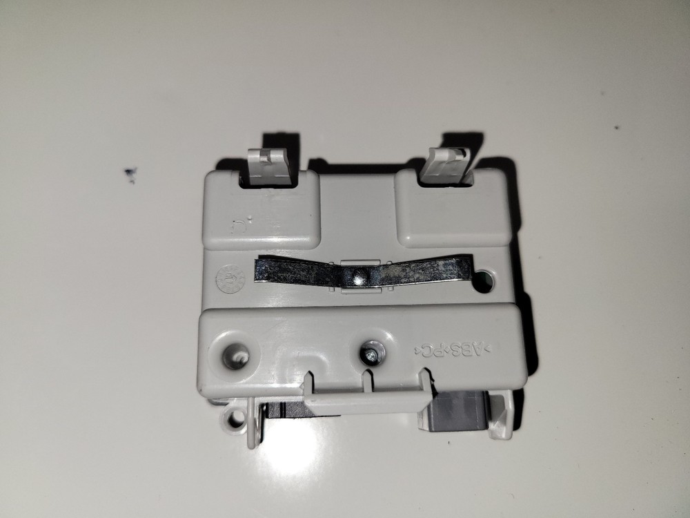 NEW Genuine GM OEM Remote Control Keyless Lock Receiver Module 25804469