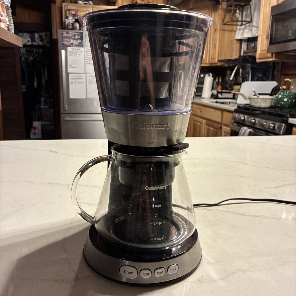 Cuisinart Cold Brew DCB-10 Automatic Coffeemaker Complete 7-Cup Silver Black