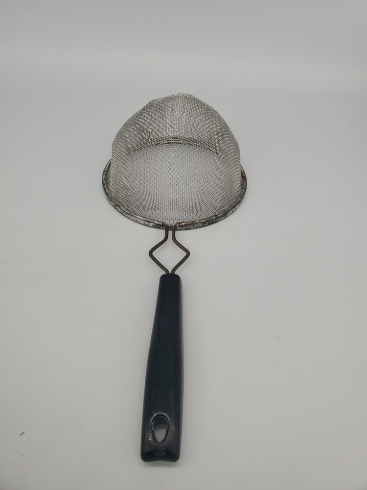 Ecko Strainer Sifter Handheld 11.5" x 5" Wire Mesh Plastic Black Handle Vtg✨️