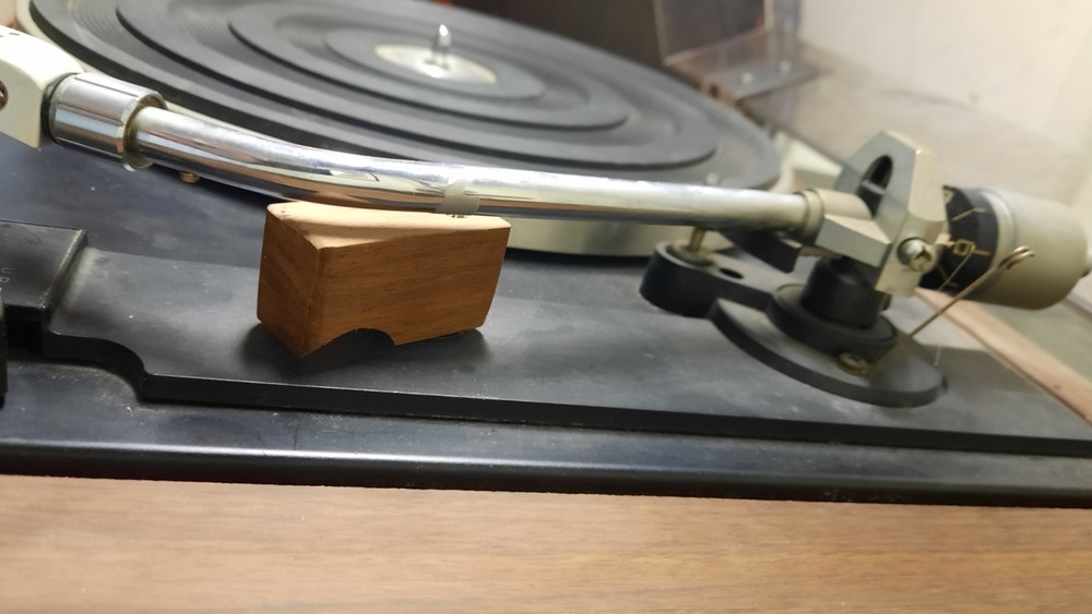 Hitachi Turntable Model PS-10