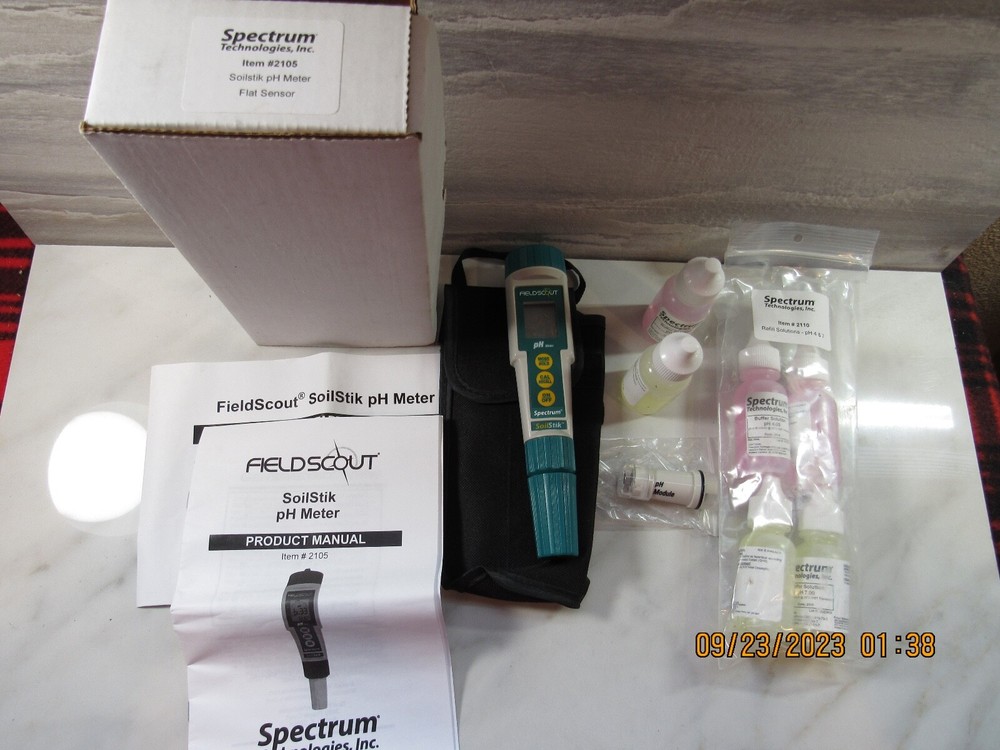 Spectrum Field Scout Digital pH Meter Flat Sensor #2105 w/Case, Manual, Extras