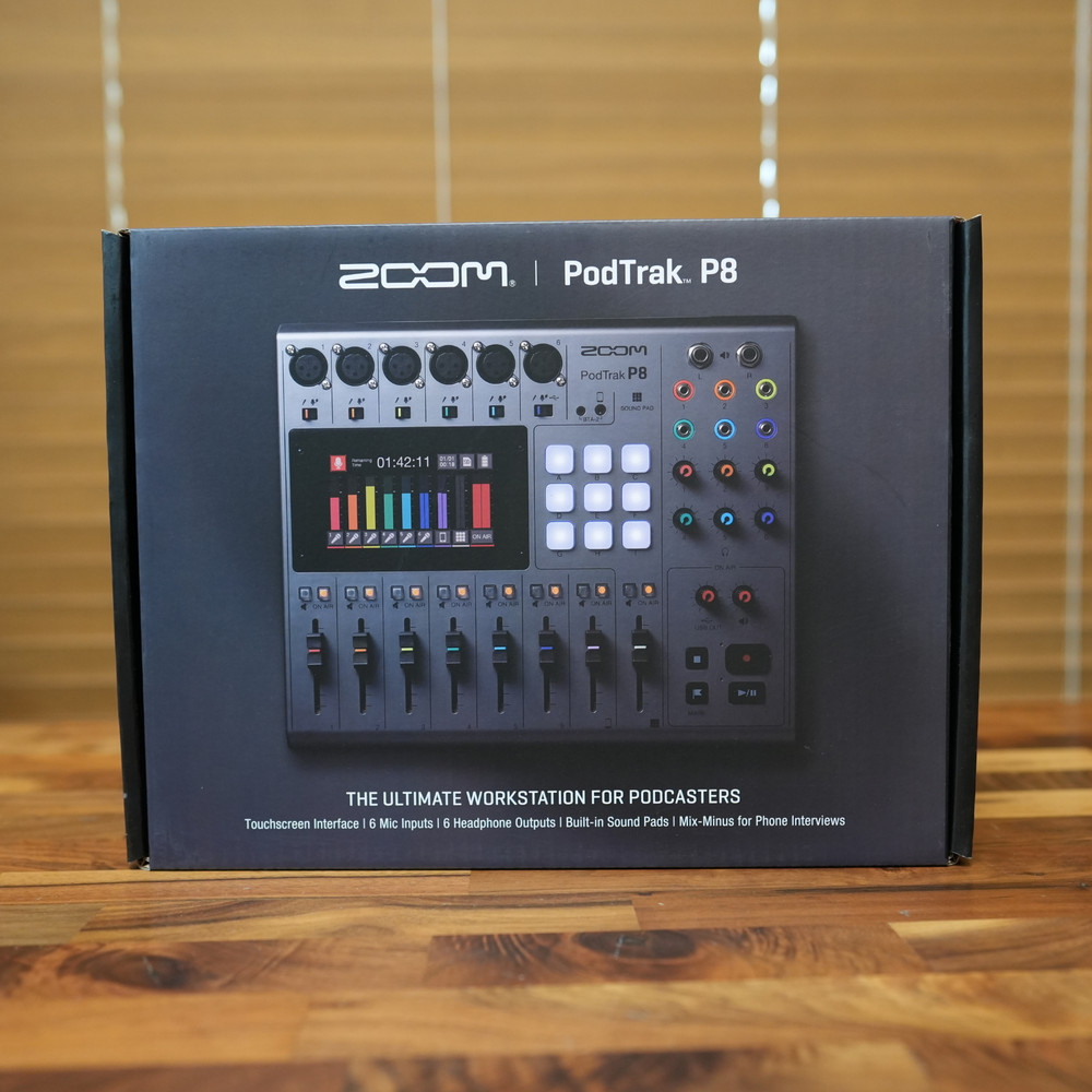 ZOOM PodTrak P8 The Ultimate Workstation Multi Track Recorder