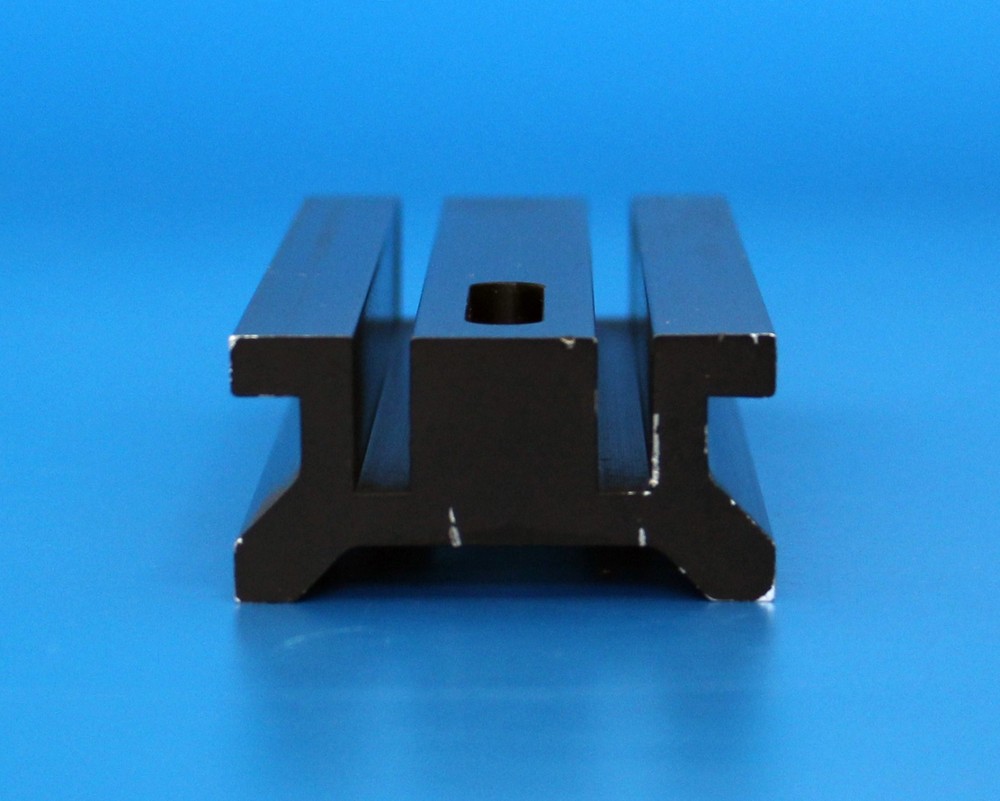 Melles Griot Optical Rail 560-680mm 2” Width