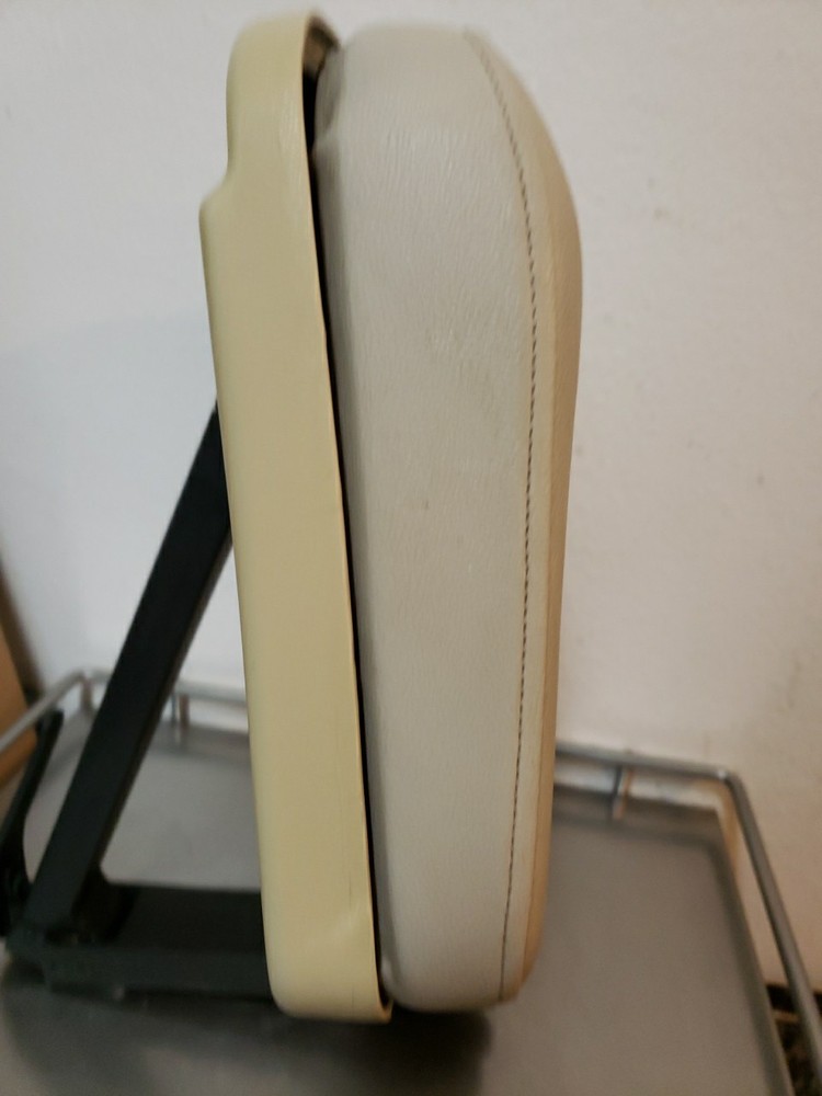 Headrest For A Midmark Chair 75L
