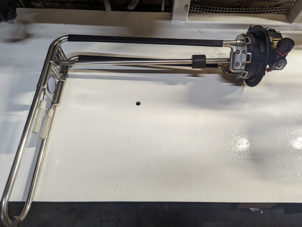 Freightliner 13/23 Gal DEF Tank Header Header