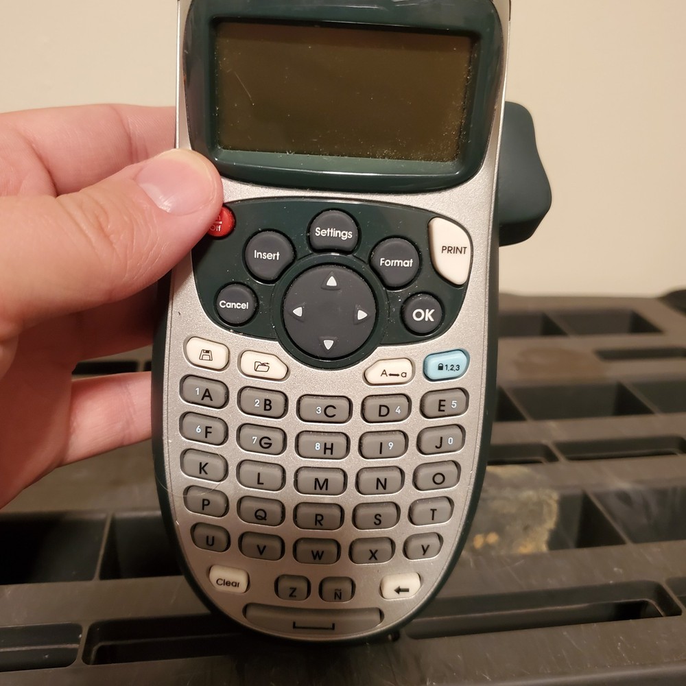 DYMO Letra Tag Label Maker Portable Handheld Electronic LT-100H Silver *WORKS*