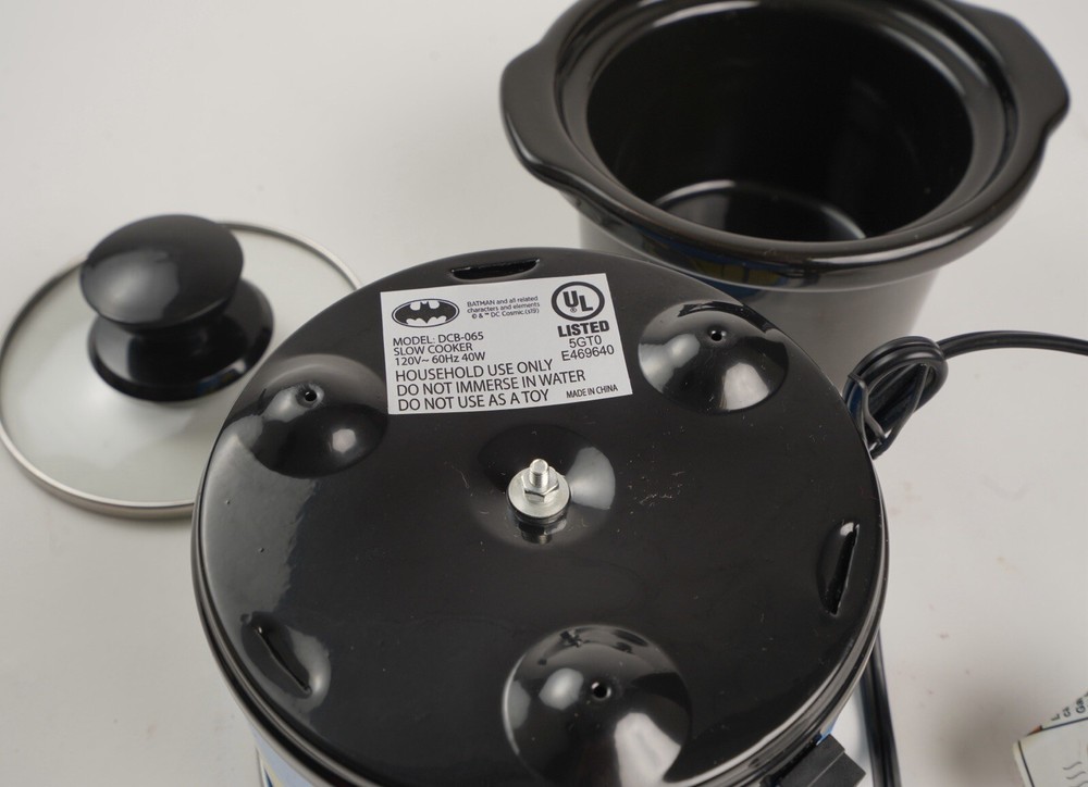 DC Comics BATMAN Mini Crock Pot Cooker .65 Quart NEW