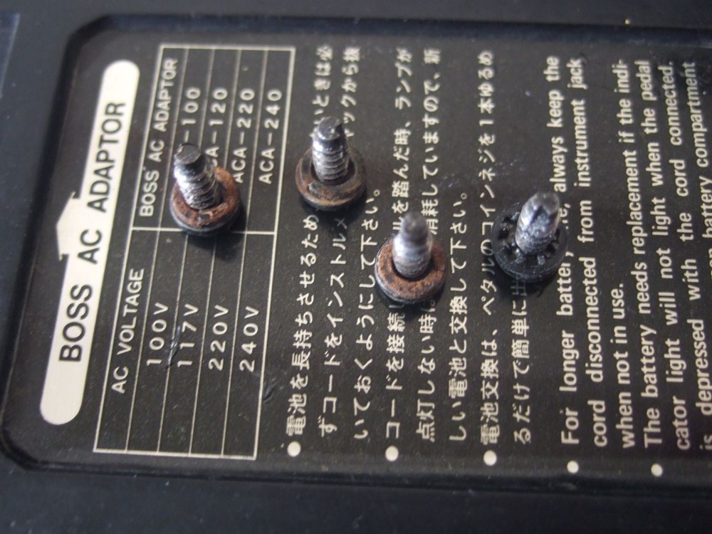 Silver screw BOSS BF-2 Flanger