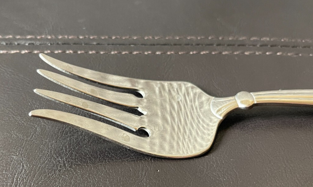 EUC Oneida Unity Serving / Meat Fork 8 5/8" Quality 18/10 Stainless