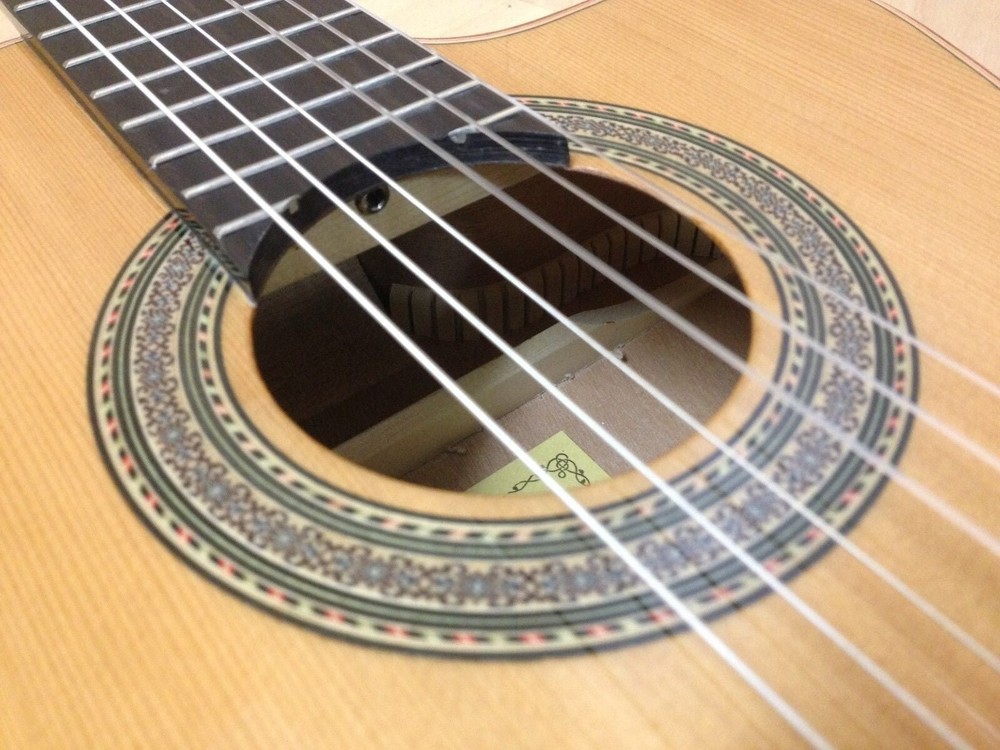 Miguel Rosales HS10CEQN Solid Top Electro-Classical Guitar + Accessories