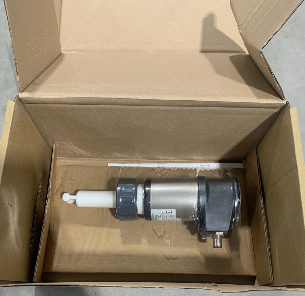 Burkert 8222 Inductive Conductivity Meter Transmitter 00559638 14 -36V *NIB*