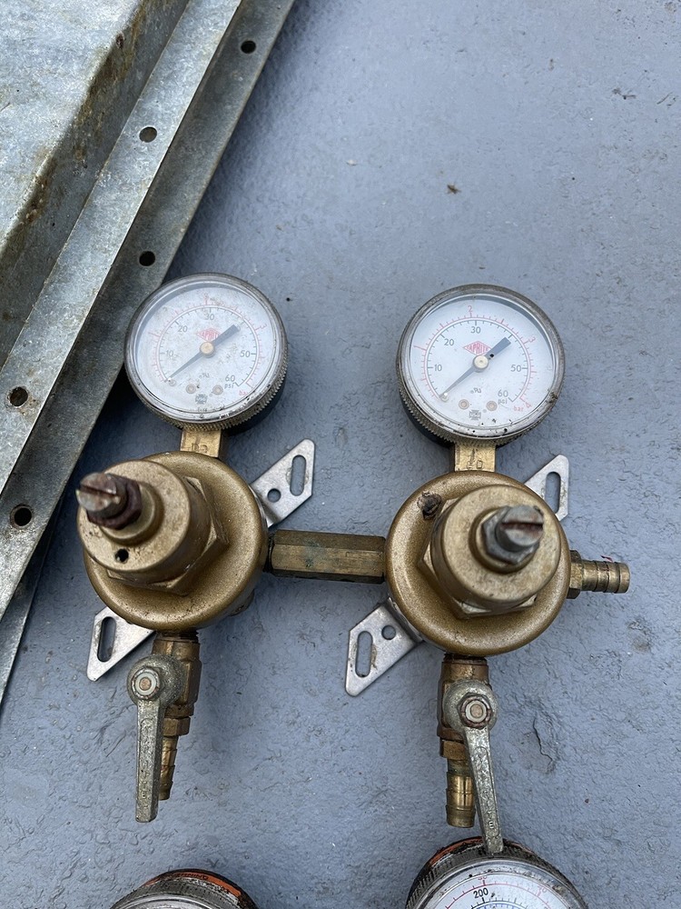 Taprite/Banner co2 regulator Draft Beer Lot All Used But Working Great