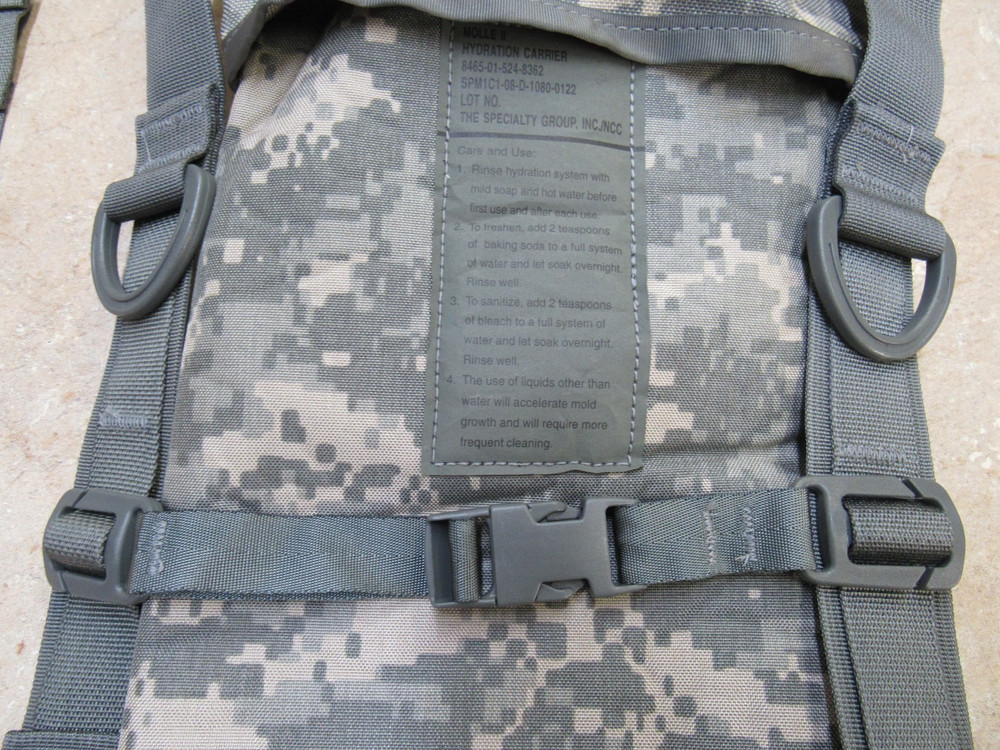 US Molle II Hydration System ACU Digital & New Hydramax 100oz Bladder