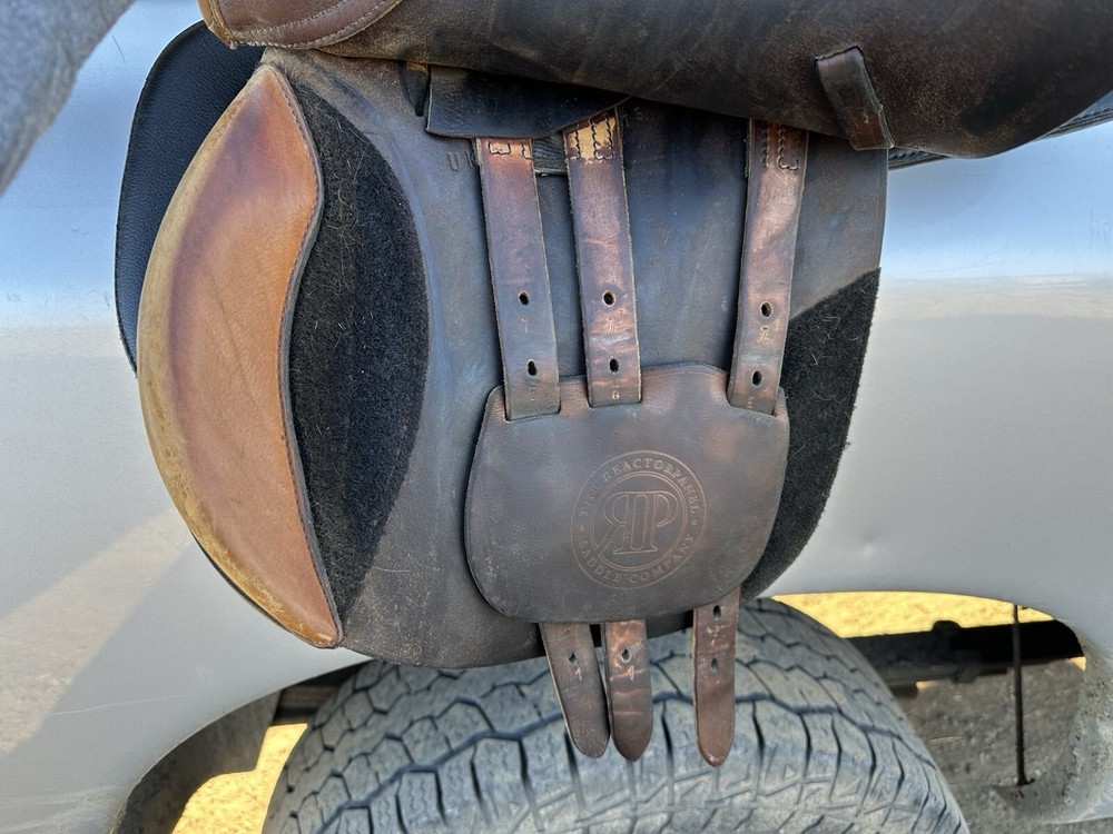 Reactor Panel Foxhunter Saddle 13.25” Tree/17” Seat